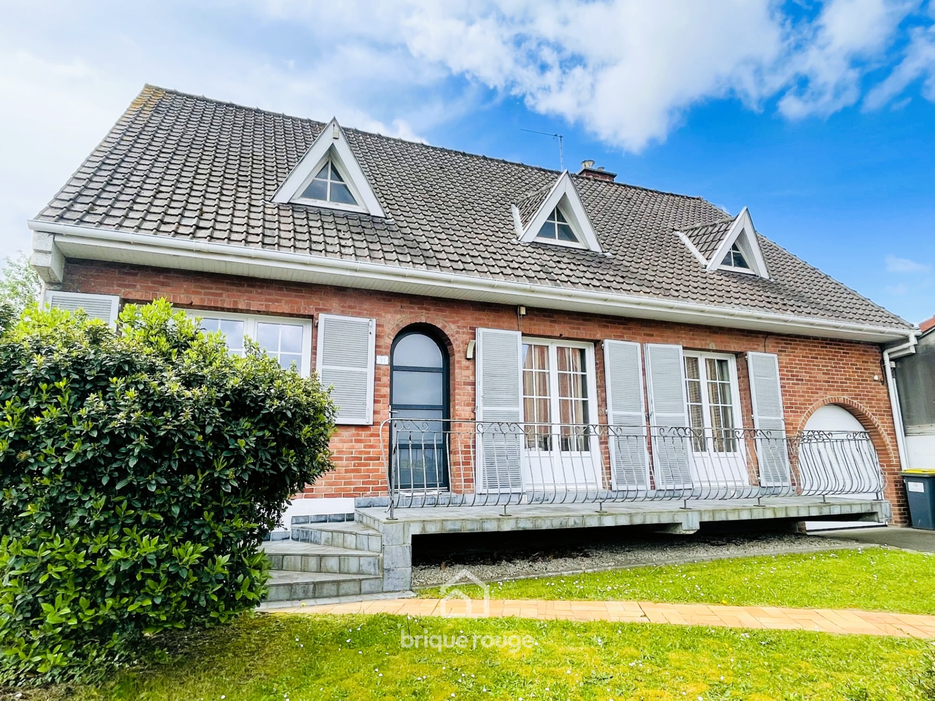 Plain pied potentiel au coeur du village lozinghem Photo 1 - Brique Rouge Immobilier Plain pied potentiel au coeur du village lozinghem Photo 1 - Brique Rouge Immobilier