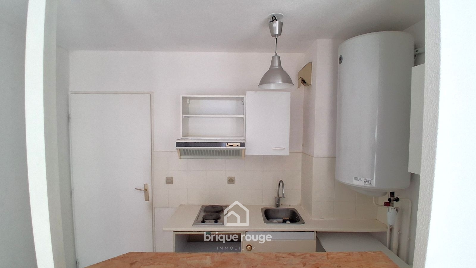 Lumineux t2 avec cave et parking coeur du vieux lille Photo 6 - Brique Rouge Immobilier Lumineux t2 avec cave et parking coeur du vieux lille Photo 6 - Brique Rouge Immobilier