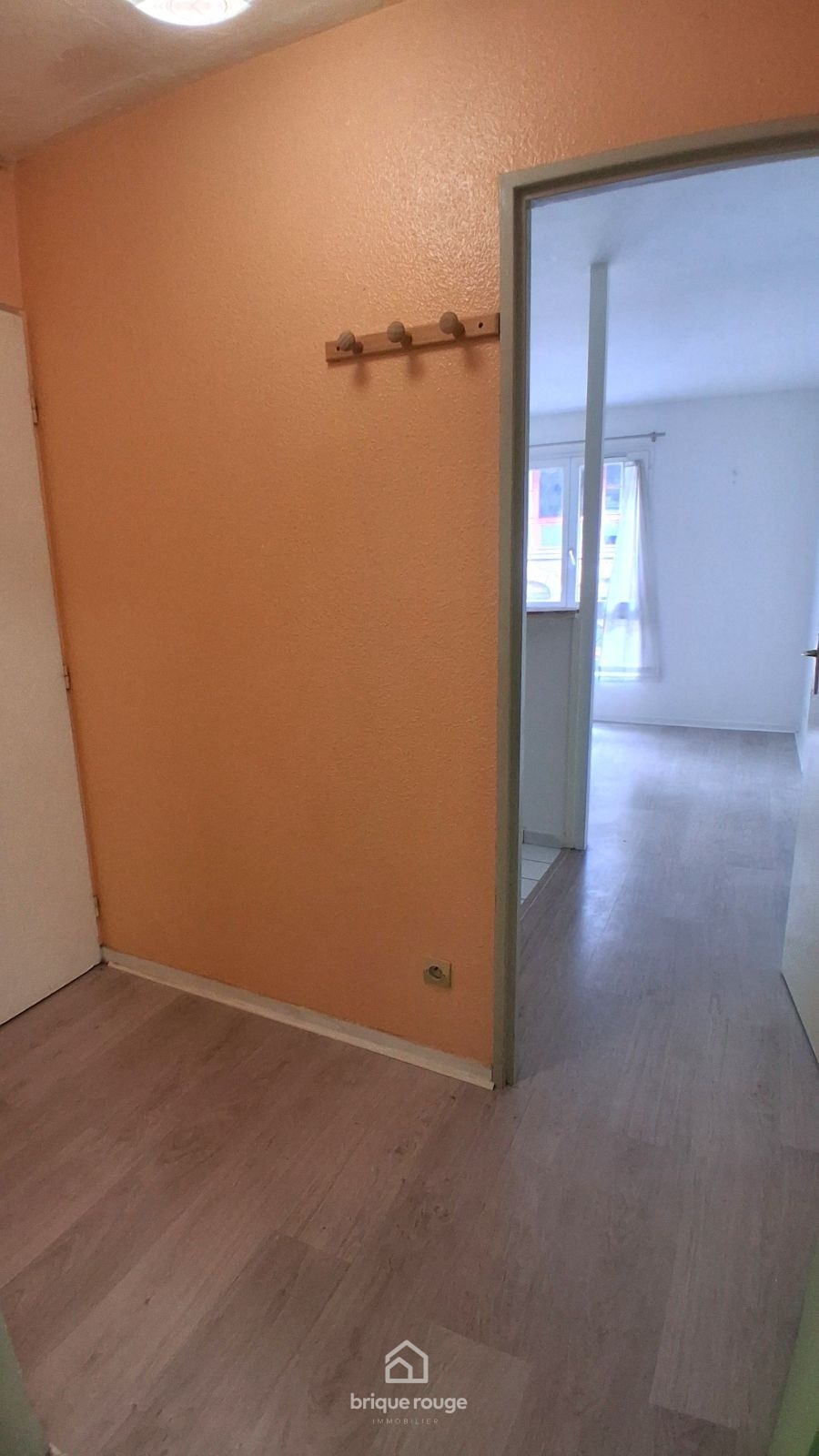 Lumineux t2 avec cave et parking coeur du vieux lille Photo 7 - Brique Rouge Immobilier Lumineux t2 avec cave et parking coeur du vieux lille Photo 7 - Brique Rouge Immobilier