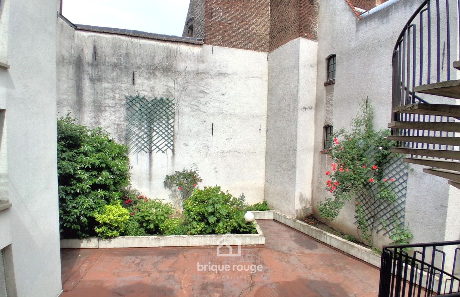 Lumineux t2 avec cave et parking coeur du vieux lille Photo 11 - Brique Rouge Immobilier Lumineux t2 avec cave et parking coeur du vieux lille Photo 11 - Brique Rouge Immobilier