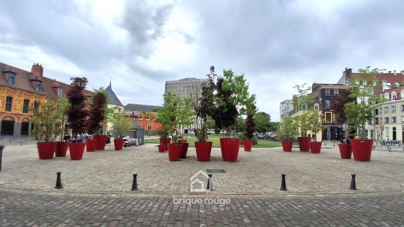 Lumineux t2 avec cave et parking coeur du vieux lille Photo 12 - Brique Rouge Immobilier Lumineux t2 avec cave et parking coeur du vieux lille Photo 12 - Brique Rouge Immobilier
