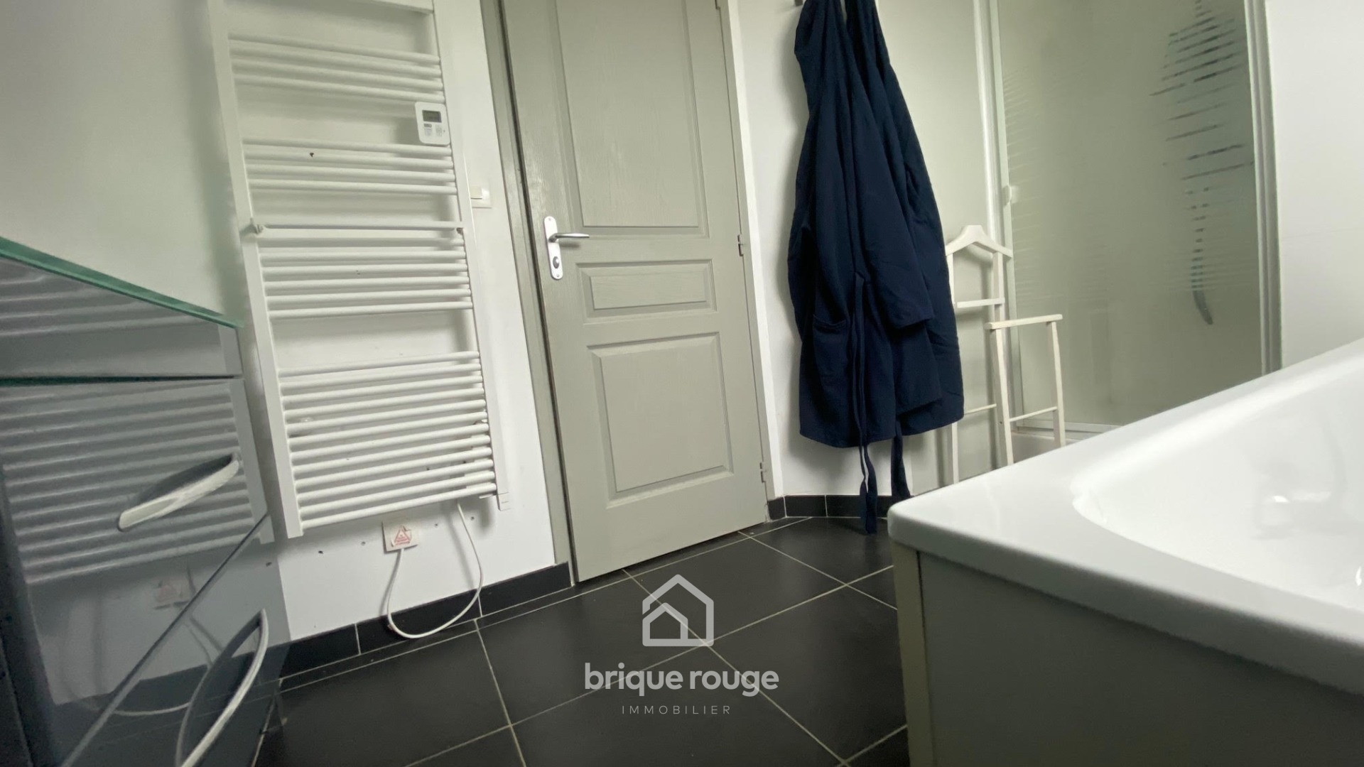 Maison individuelle semi plain pied sous sol Photo 12 - Brique Rouge Immobilier Maison individuelle semi plain pied sous sol Photo 12 - Brique Rouge Immobilier