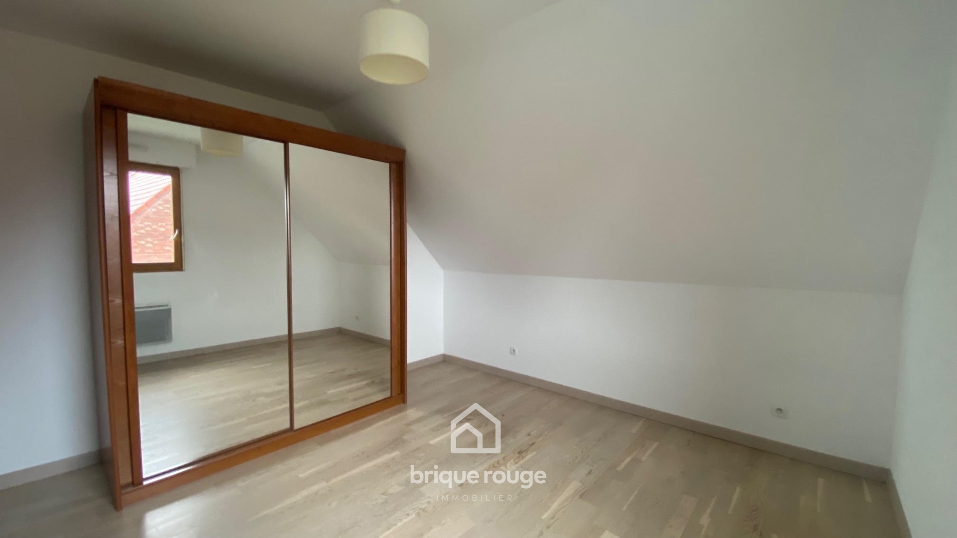 Maison individuelle semi plain pied sous sol Photo 11 - Brique Rouge Immobilier Maison individuelle semi plain pied sous sol Photo 11 - Brique Rouge Immobilier