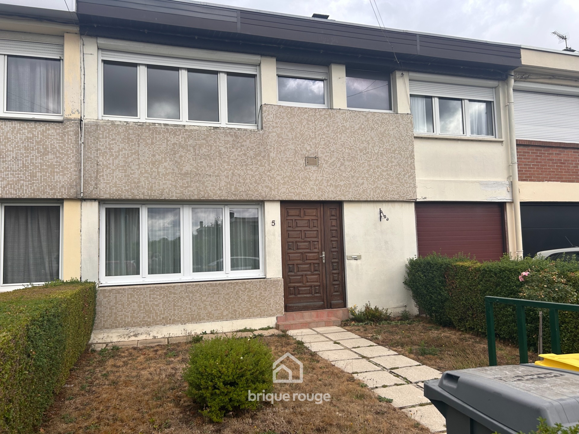Maison de lotissement familiale Photo 1 - Brique Rouge Immobilier Maison de lotissement familiale Photo 1 - Brique Rouge Immobilier