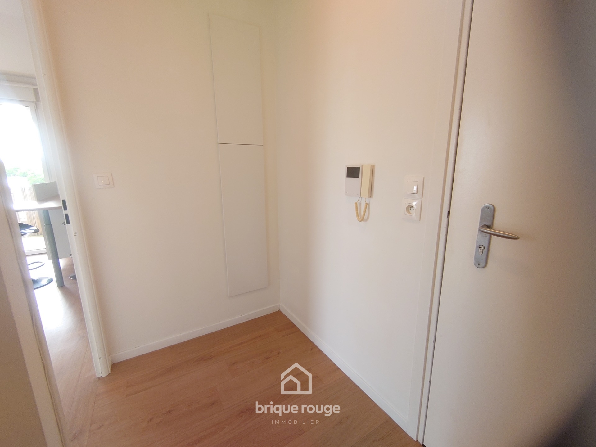 Superbe type 2 secteur chr avec jolie terrasse Photo 4 - Brique Rouge Immobilier