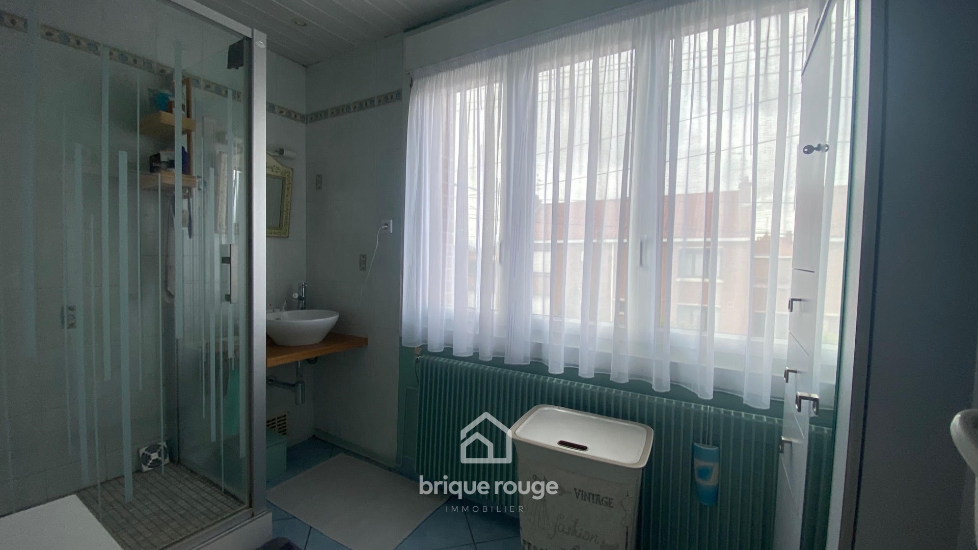Maison renovee 4 chambres jardin garage et dependance Photo 8 - Brique Rouge Immobilier