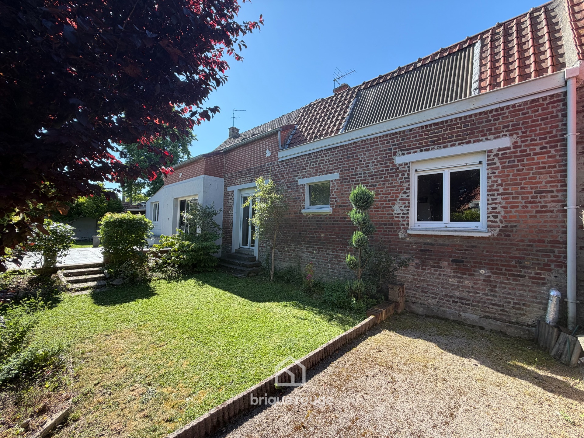 Maison fort potentiel au coeur de radinghem en weppes Photo 1 - Brique Rouge Immobilier Maison fort potentiel au coeur de radinghem en weppes Photo 1 - Brique Rouge Immobilier