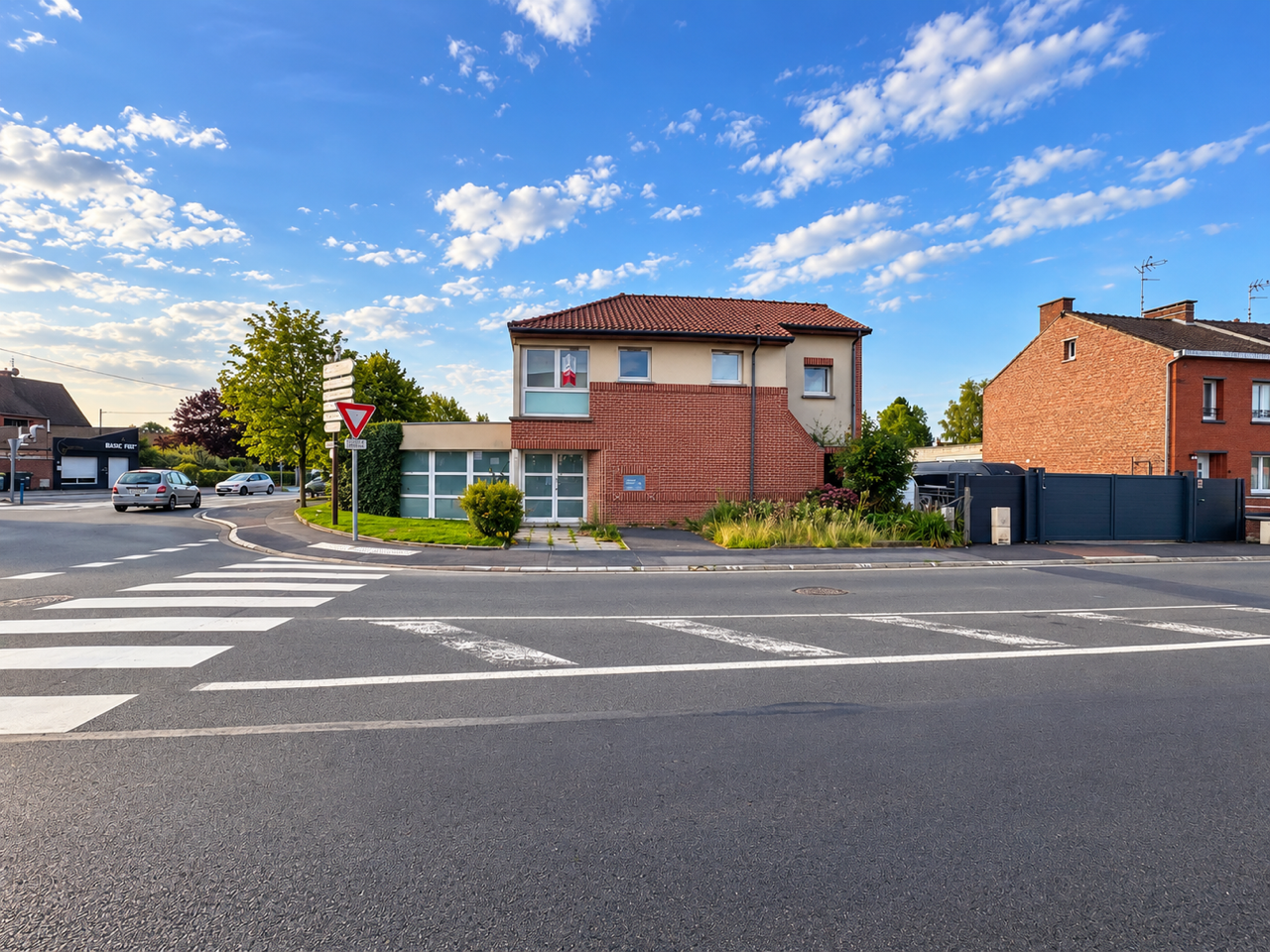 Local commercial emplacement premium parking prive Photo 1 - Brique Rouge Immobilier Local commercial emplacement premium parking prive Photo 1 - Brique Rouge Immobilier