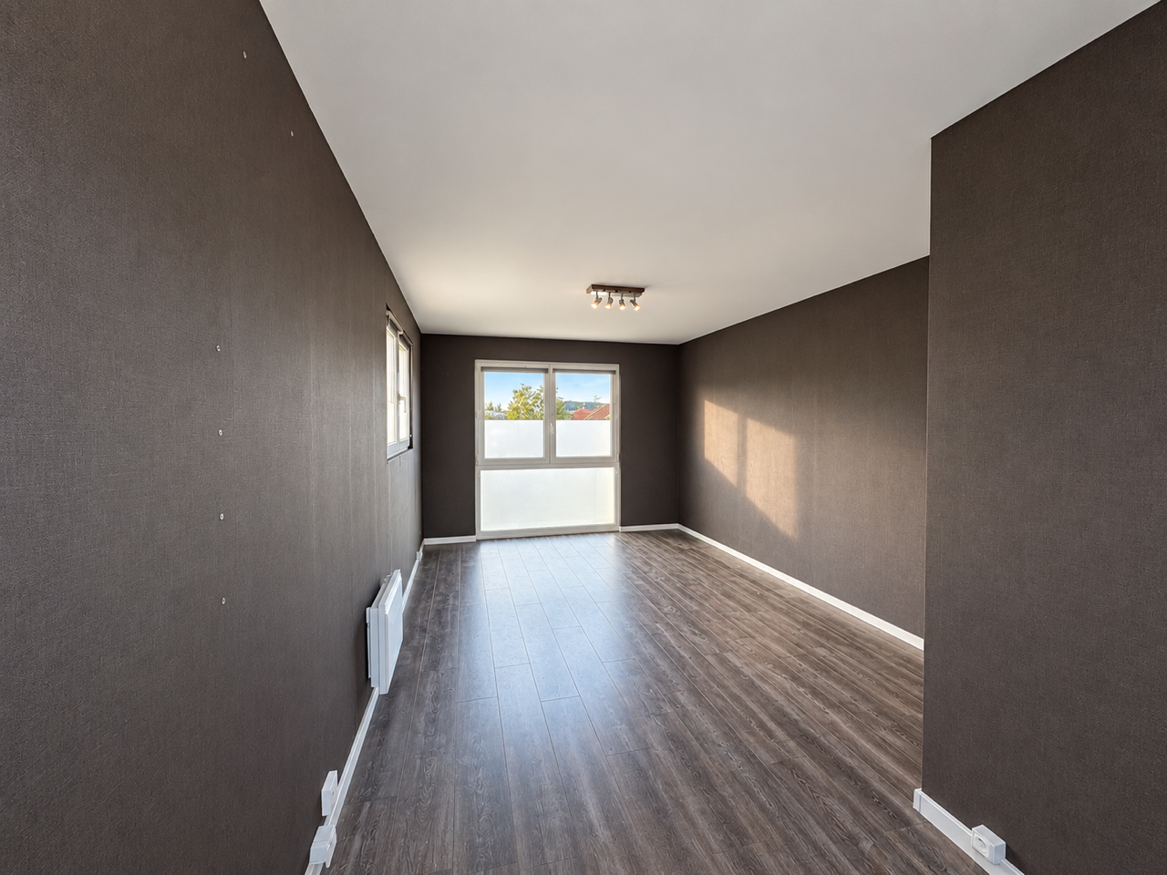 Local commercial emplacement premium parking prive Photo 3 - Brique Rouge Immobilier Local commercial emplacement premium parking prive Photo 3 - Brique Rouge Immobilier