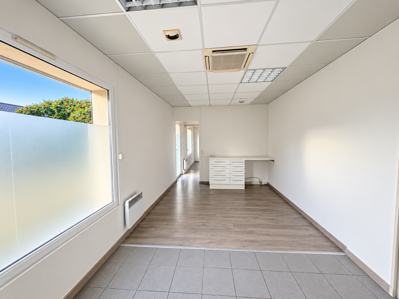 Local commercial emplacement premium parking prive Photo 4 - Brique Rouge Immobilier Local commercial emplacement premium parking prive Photo 4 - Brique Rouge Immobilier