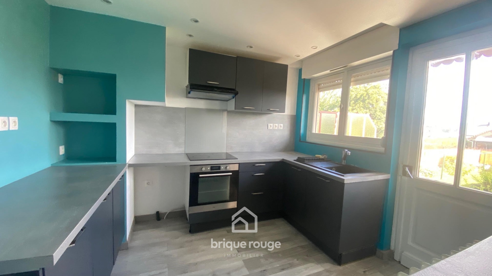 Maison 3 chambres beau jardin garage et sous sol de 50 m Photo 2 - Brique Rouge Immobilier Maison 3 chambres beau jardin garage et sous sol de 50 m Photo 2 - Brique Rouge Immobilier