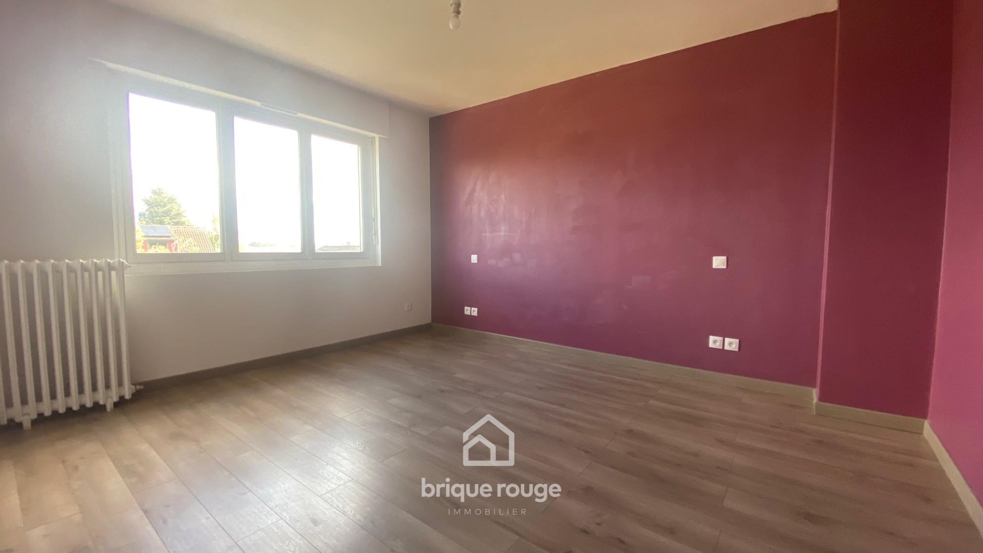 Maison 3 chambres beau jardin garage et sous sol de 50 m Photo 3 - Brique Rouge Immobilier Maison 3 chambres beau jardin garage et sous sol de 50 m Photo 3 - Brique Rouge Immobilier