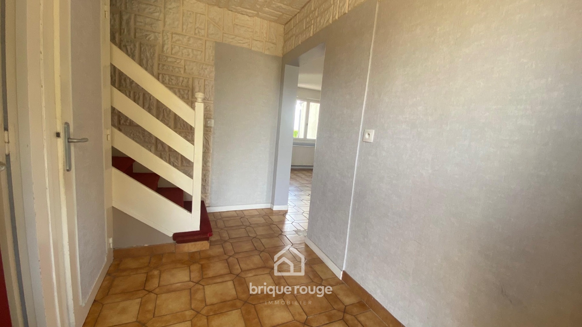 Maison 3 chambres beau jardin garage et sous sol de 50 m Photo 7 - Brique Rouge Immobilier Maison 3 chambres beau jardin garage et sous sol de 50 m Photo 7 - Brique Rouge Immobilier