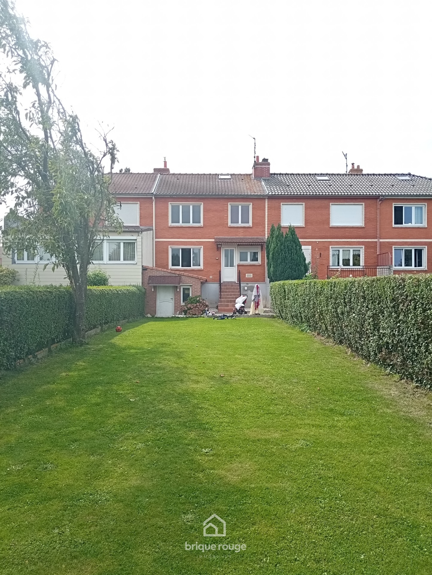 Maison 3 chambres beau jardin garage et sous sol de 50 m Photo 8 - Brique Rouge Immobilier Maison 3 chambres beau jardin garage et sous sol de 50 m Photo 8 - Brique Rouge Immobilier