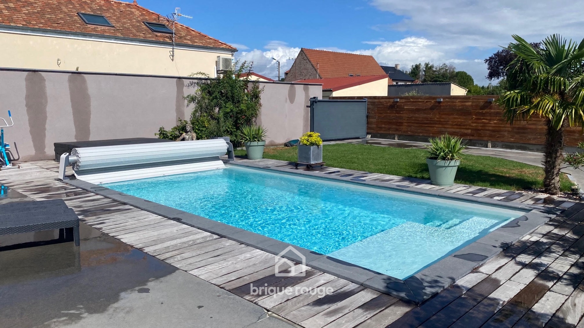Magnifique maison avec piscine et jacuzzi jardin garage Photo 1 - Brique Rouge Immobilier Magnifique maison avec piscine et jacuzzi jardin garage Photo 1 - Brique Rouge Immobilier