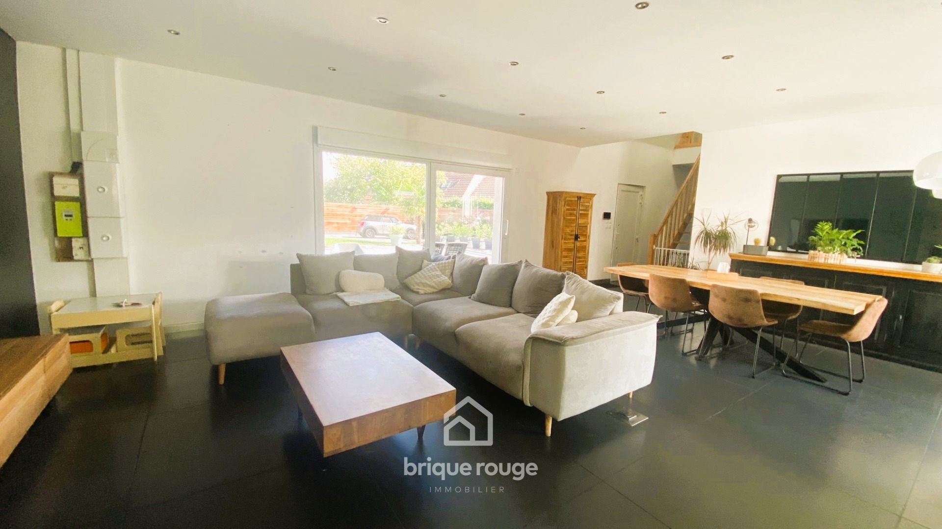 Magnifique maison avec piscine et jacuzzi jardin garage Photo 2 - Brique Rouge Immobilier Magnifique maison avec piscine et jacuzzi jardin garage Photo 2 - Brique Rouge Immobilier
