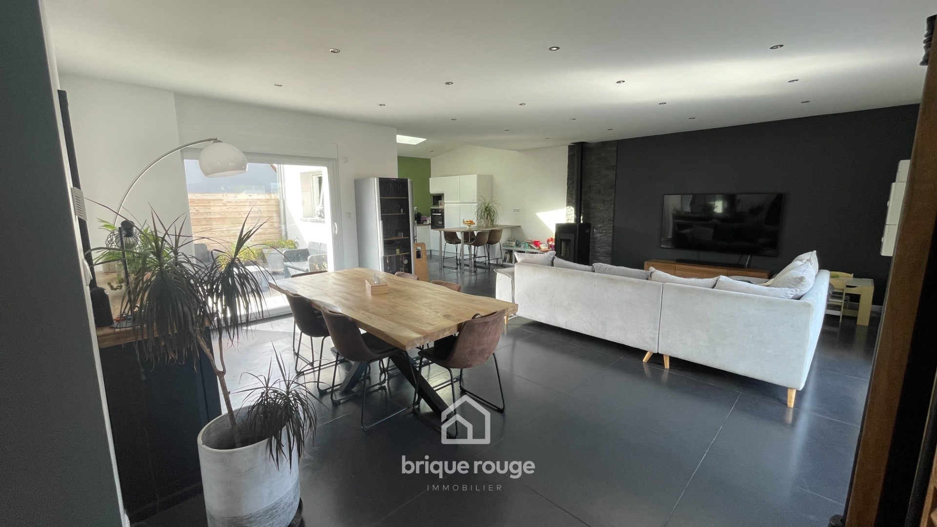 Magnifique maison avec piscine garage parking Photo 2 - Brique Rouge Immobilier Magnifique maison avec piscine garage parking Photo 2 - Brique Rouge Immobilier