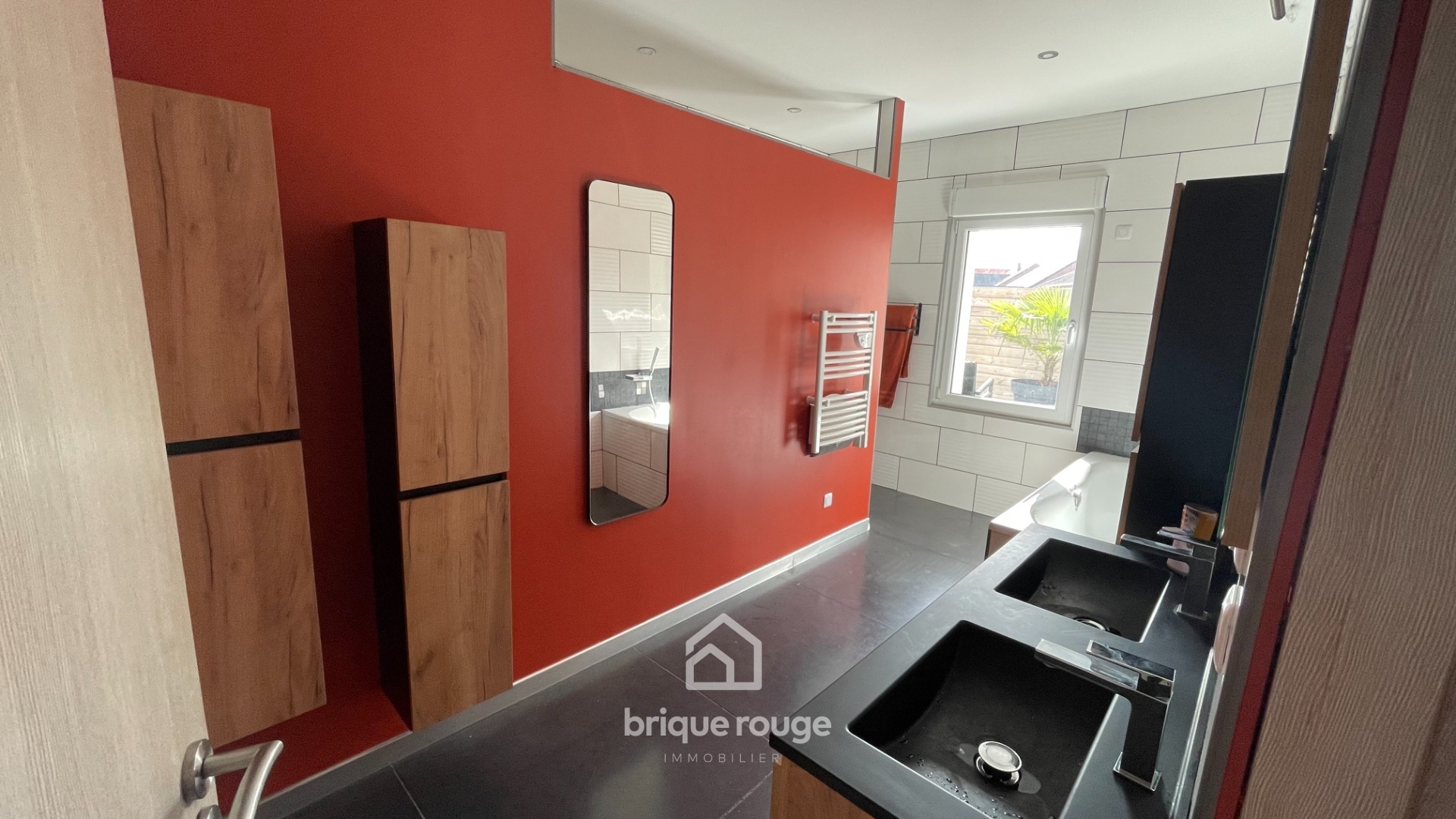Magnifique maison avec piscine garage parking Photo 7 - Brique Rouge Immobilier Magnifique maison avec piscine garage parking Photo 7 - Brique Rouge Immobilier