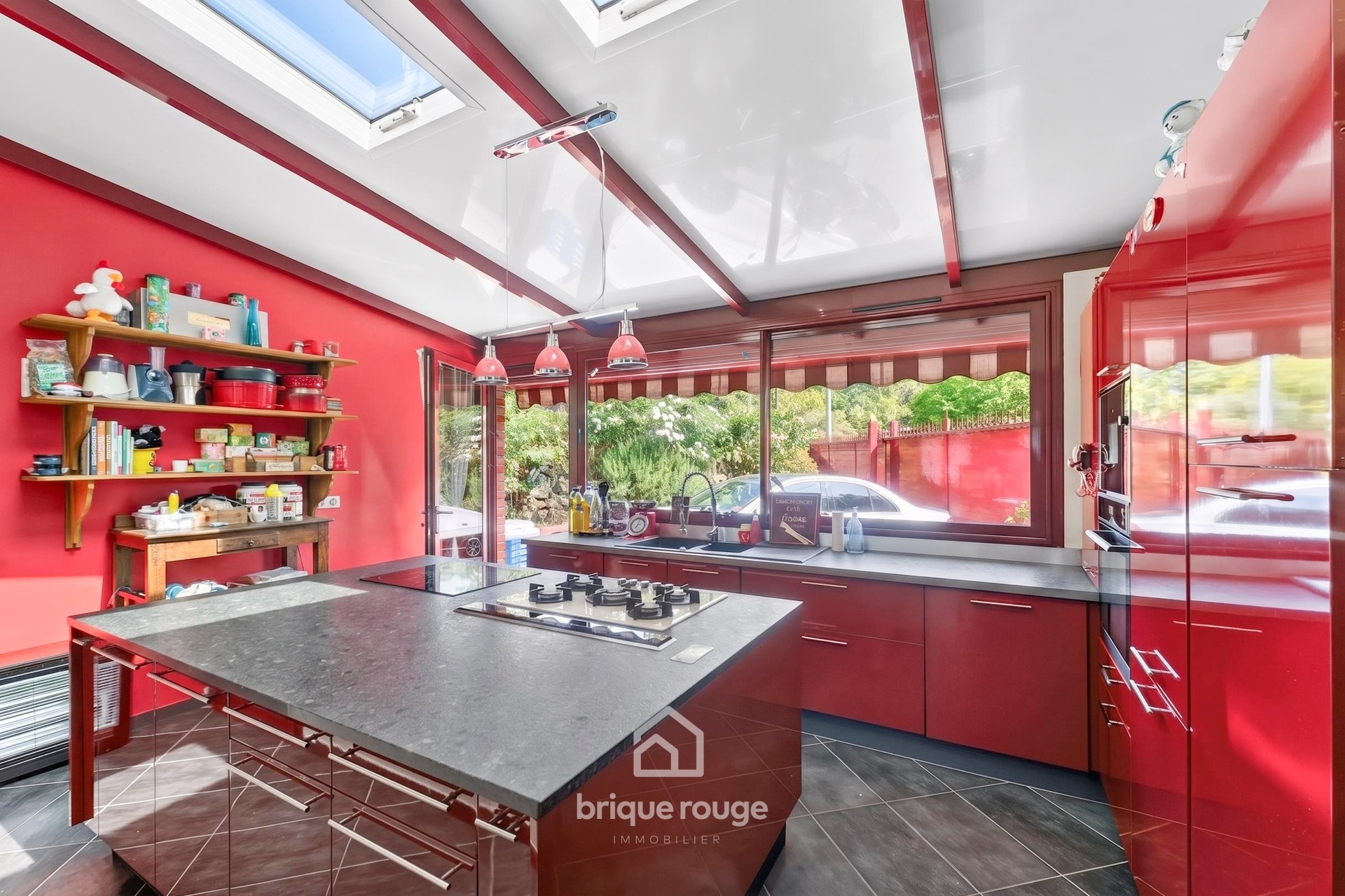Large maison de ville avec gros potentiel Photo 2 - Brique Rouge Immobilier Large maison de ville avec gros potentiel Photo 2 - Brique Rouge Immobilier