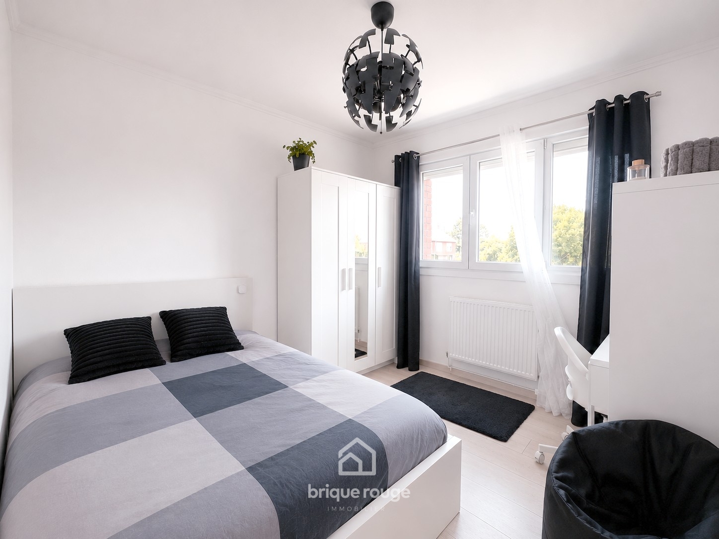Maison de lotissement 4 chambres idealement situee Photo 4 - Brique Rouge Immobilier