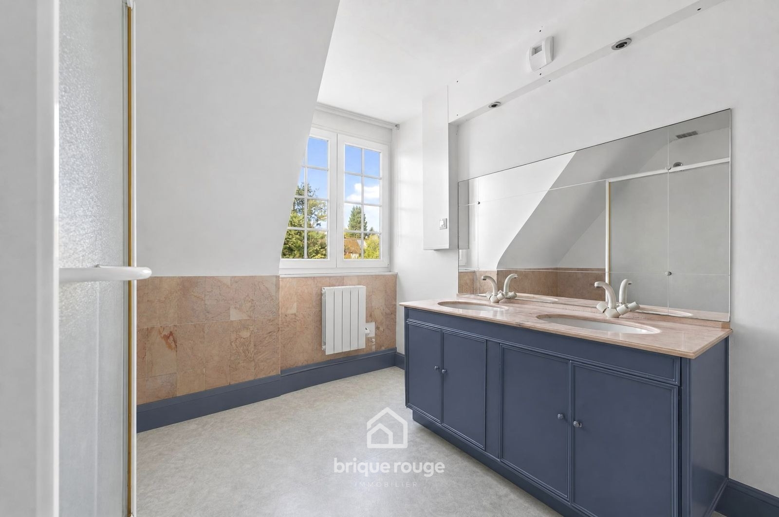 Superbe propriete de semi plain pied sur parc de 2000m Photo 13 - Brique Rouge Immobilier Superbe propriete de semi plain pied sur parc de 2000m Photo 13 - Brique Rouge Immobilier