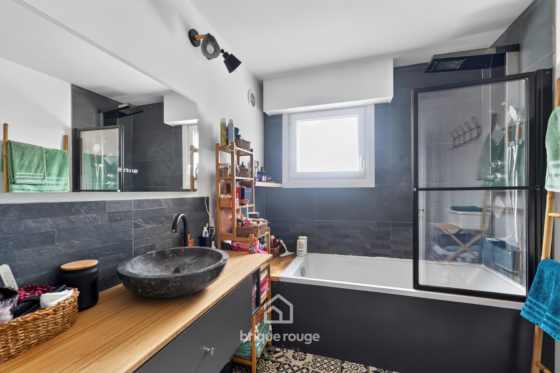 Appartement 68 m en rdc 2 chambres entierement renove Photo 2 - Brique Rouge Immobilier