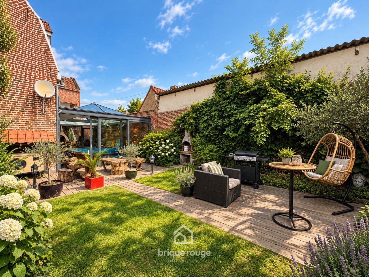 Maison 4 chambres jardin garage piscine 240m Photo 1 - Brique Rouge Immobilier Maison 4 chambres jardin garage piscine 240m Photo 1 - Brique Rouge Immobilier