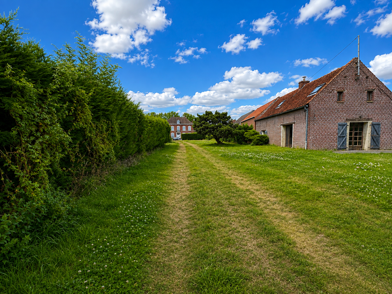 Ensemble immobilier 2 maisons terrain constructible 1500m Photo 1 - Brique Rouge Immobilier Ensemble immobilier 2 maisons terrain constructible 1500m Photo 1 - Brique Rouge Immobilier