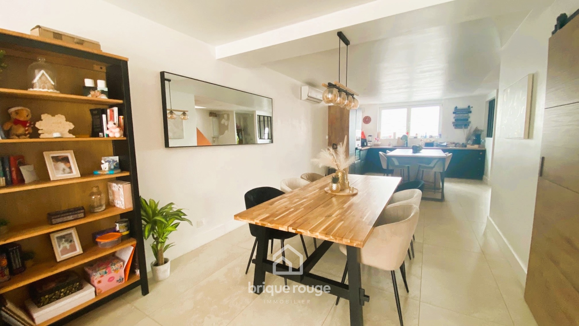 Maison renovee semi individuelle jardin garage parking Photo 2 - Brique Rouge Immobilier Maison renovee semi individuelle jardin garage parking Photo 2 - Brique Rouge Immobilier