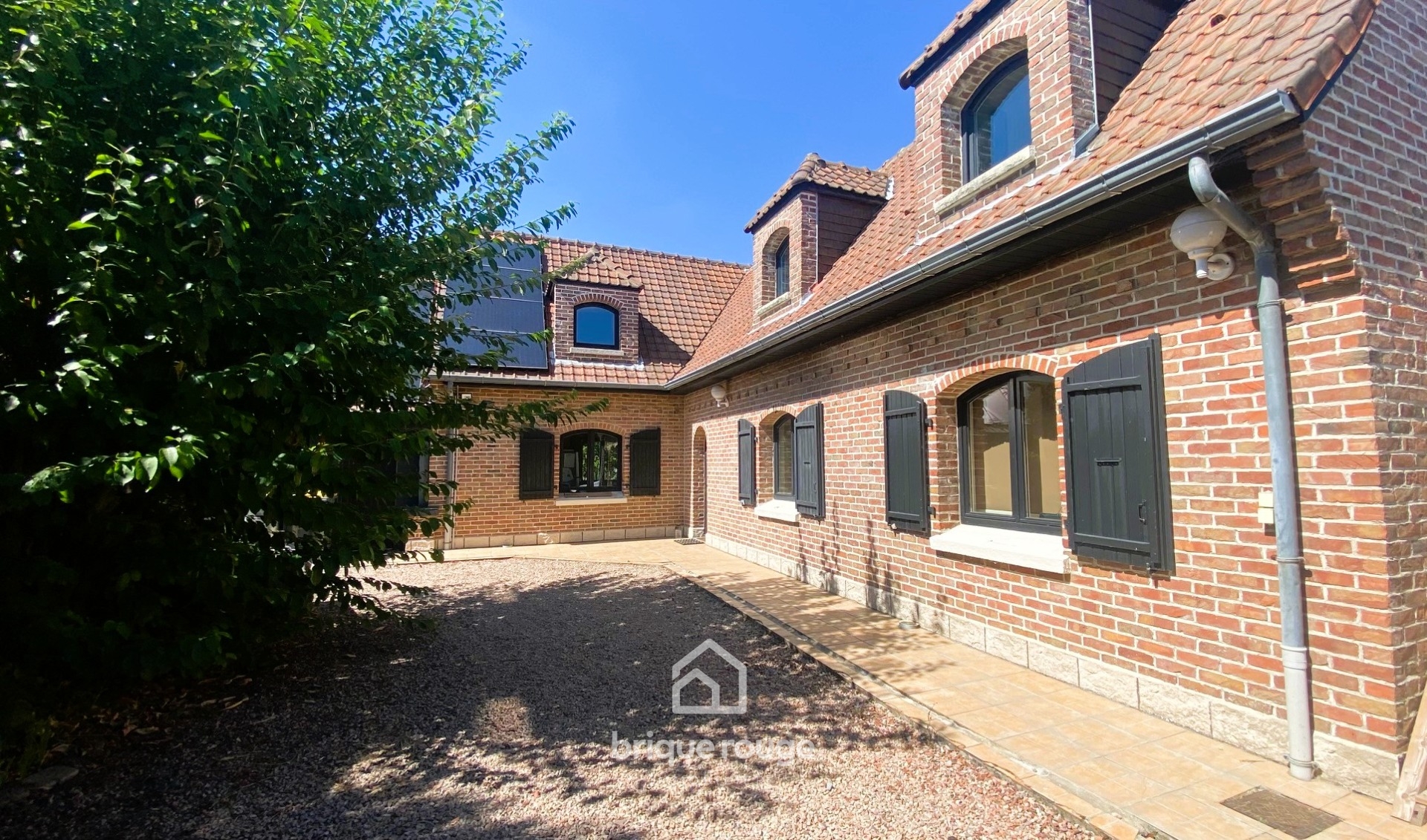 En exclusivite magnifique propriete batie sur 2800m Photo 1 - Brique Rouge Immobilier En exclusivite magnifique propriete batie sur 2800m Photo 1 - Brique Rouge Immobilier