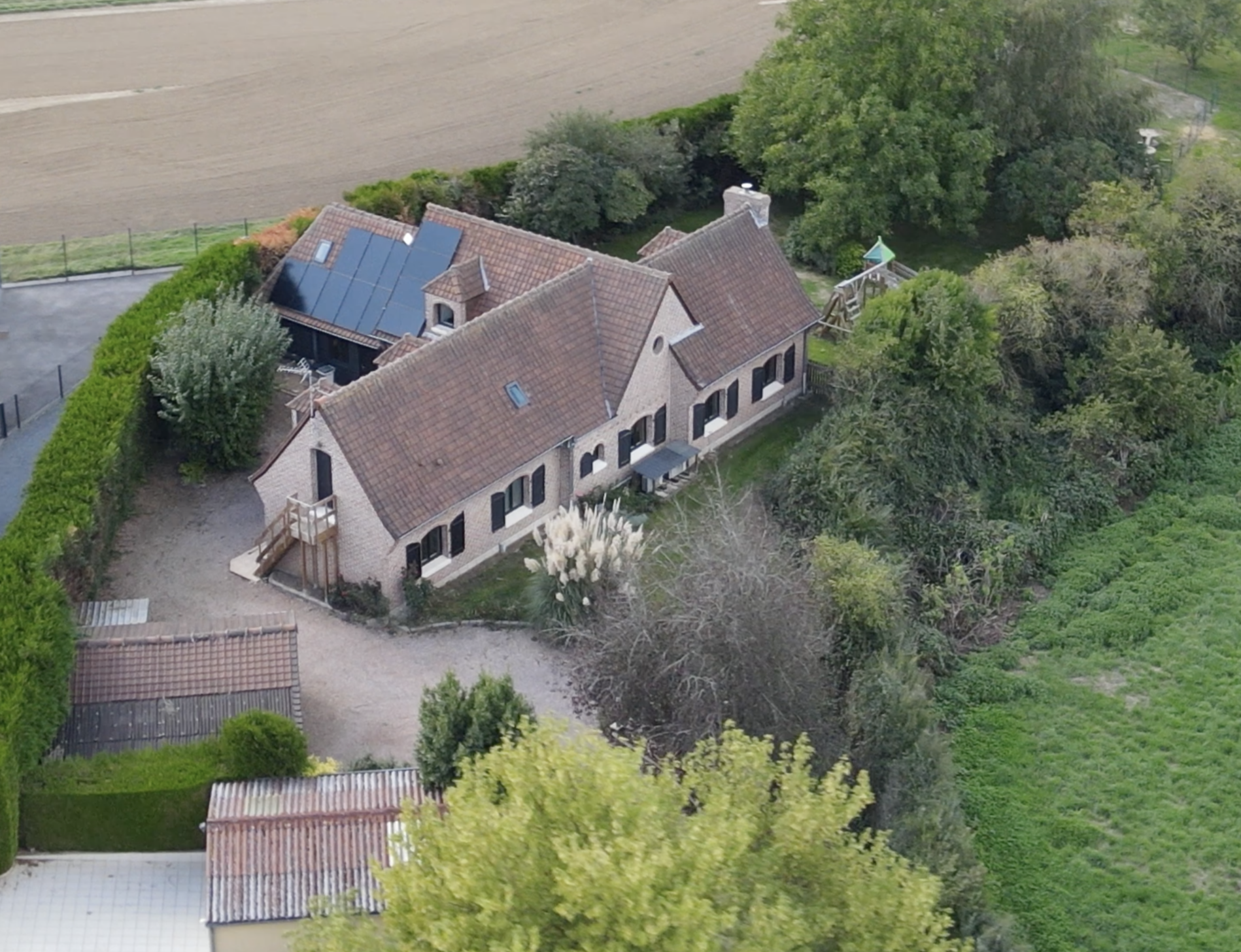 En exclusivite magnifique propriete batie sur 2800m Photo 1 - Brique Rouge Immobilier En exclusivite magnifique propriete batie sur 2800m Photo 1 - Brique Rouge Immobilier