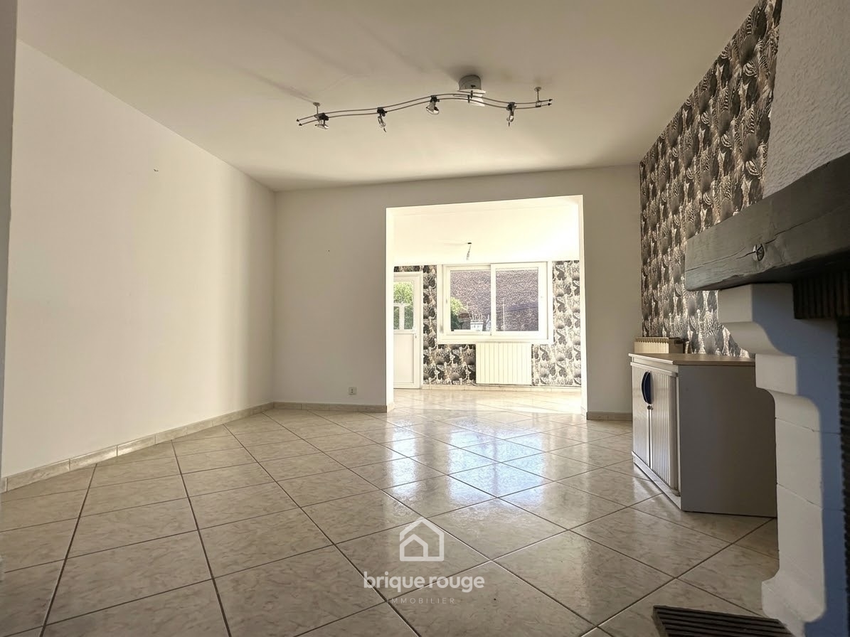 Semi individuelle 3 chambres jardin garage Photo 3 - Brique Rouge Immobilier Semi individuelle 3 chambres jardin garage Photo 3 - Brique Rouge Immobilier