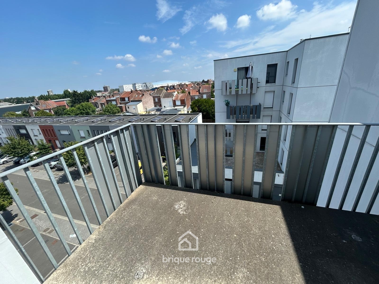 Magnifique t2 au dernier etage avec balcon et parking Photo 2 - Brique Rouge Immobilier