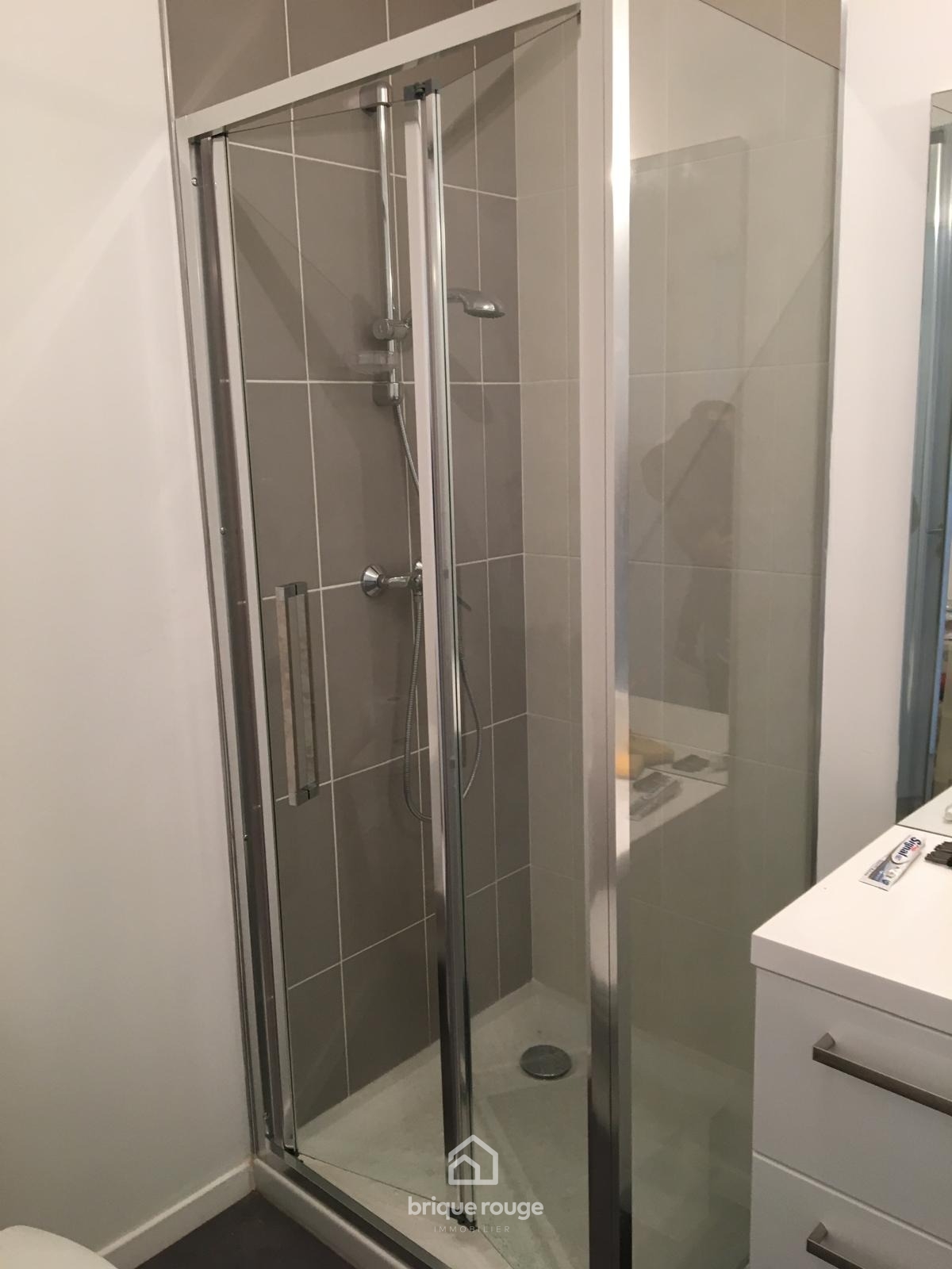 Magnifique t2 au dernier etage avec balcon et parking Photo 8 - Brique Rouge Immobilier