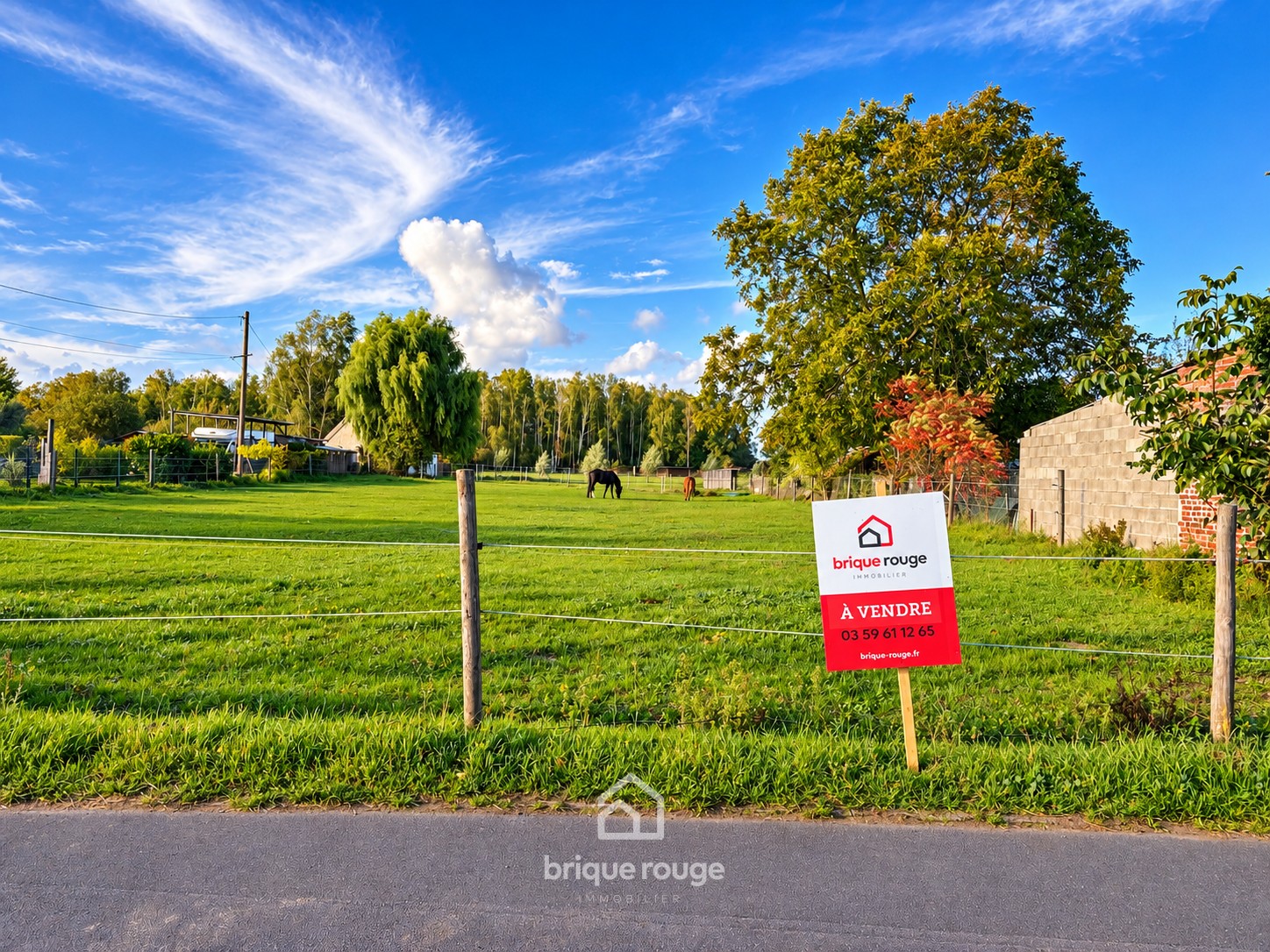 Terrain constructible 1513m Photo 1 - Brique Rouge Immobilier Terrain constructible 1513m Photo 1 - Brique Rouge Immobilier